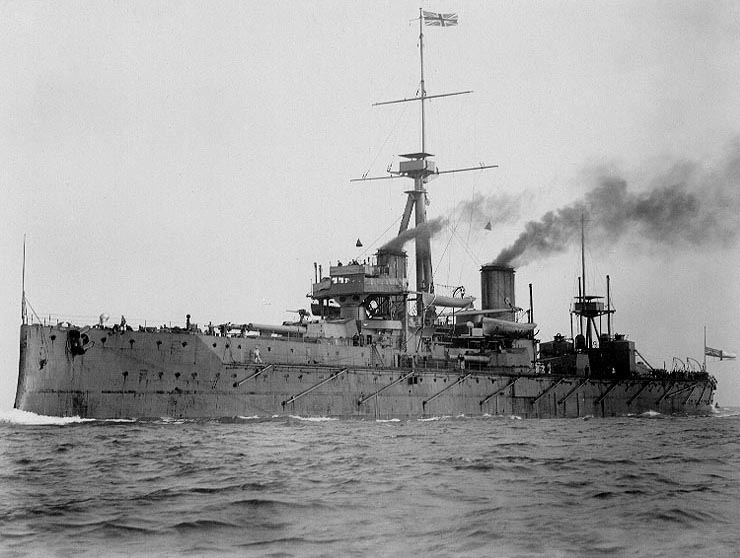 HMS Dreadnought underway, circa 1906-07
