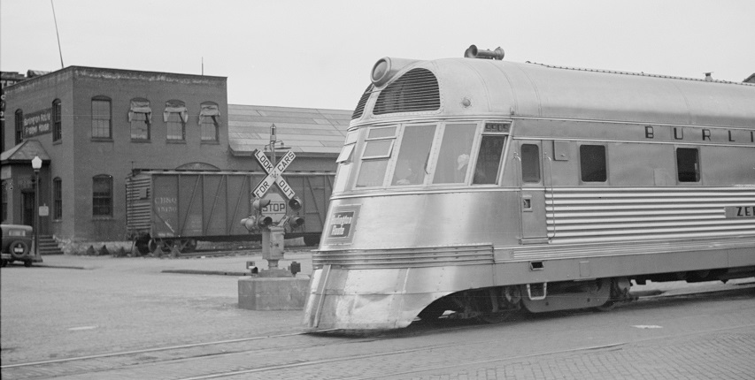 The Burlington Zephyr in 1939 (via Retronaut)