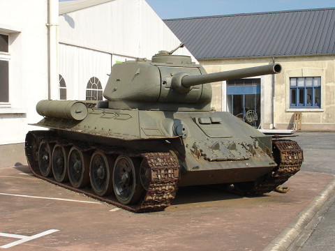 T-34/85 at musée des blindés de Saumur (via Wikipedia)