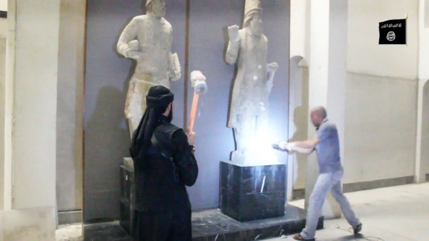 ISIS destroys archaeological works 4