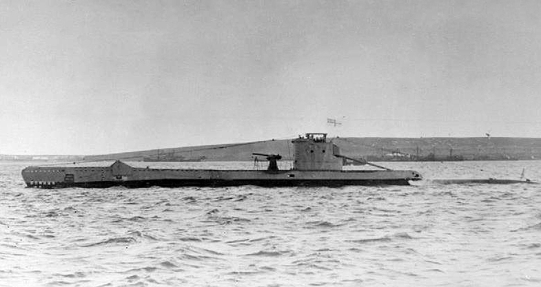 British U class submarine HMS URGE underway. (via Wikipedia)